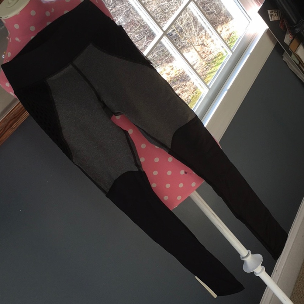 MICHI yoga leggings NWT size XS